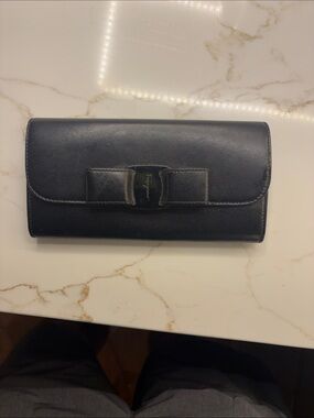 Salvatore Ferragamo Navy Leather Vara Bow Continental Wallet